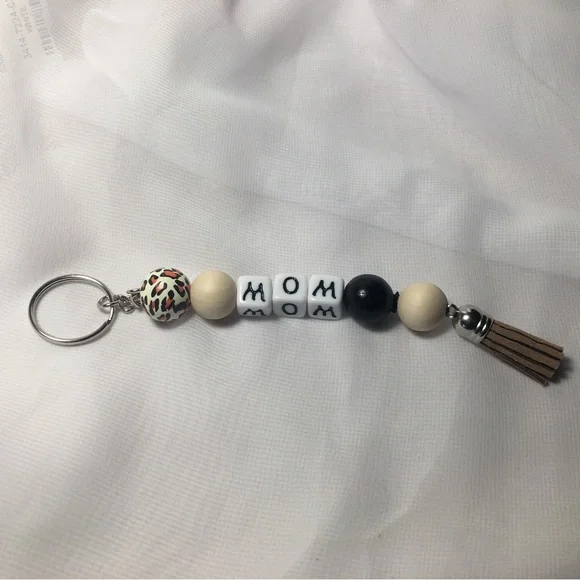 MOM Keychain 💜 - Picture 5 of 6